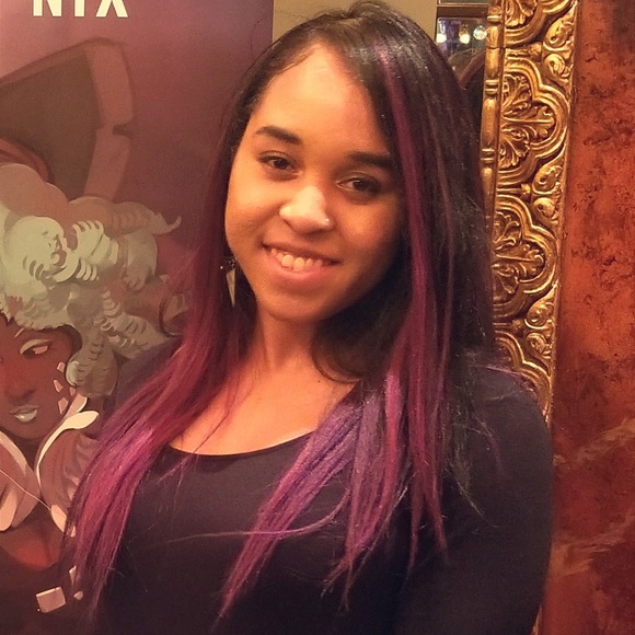 Meet your Posher, Danielle - Picture 1 of 1